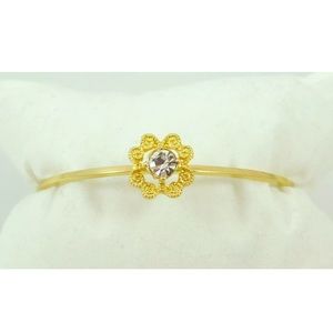$48 VERA BRADLEY GOLD TONE FLOWER EYELET BANGLE